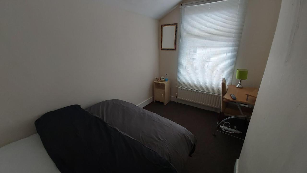 Priestfield House Medway Bed & Breakfast Gillingham  Ngoại thất bức ảnh